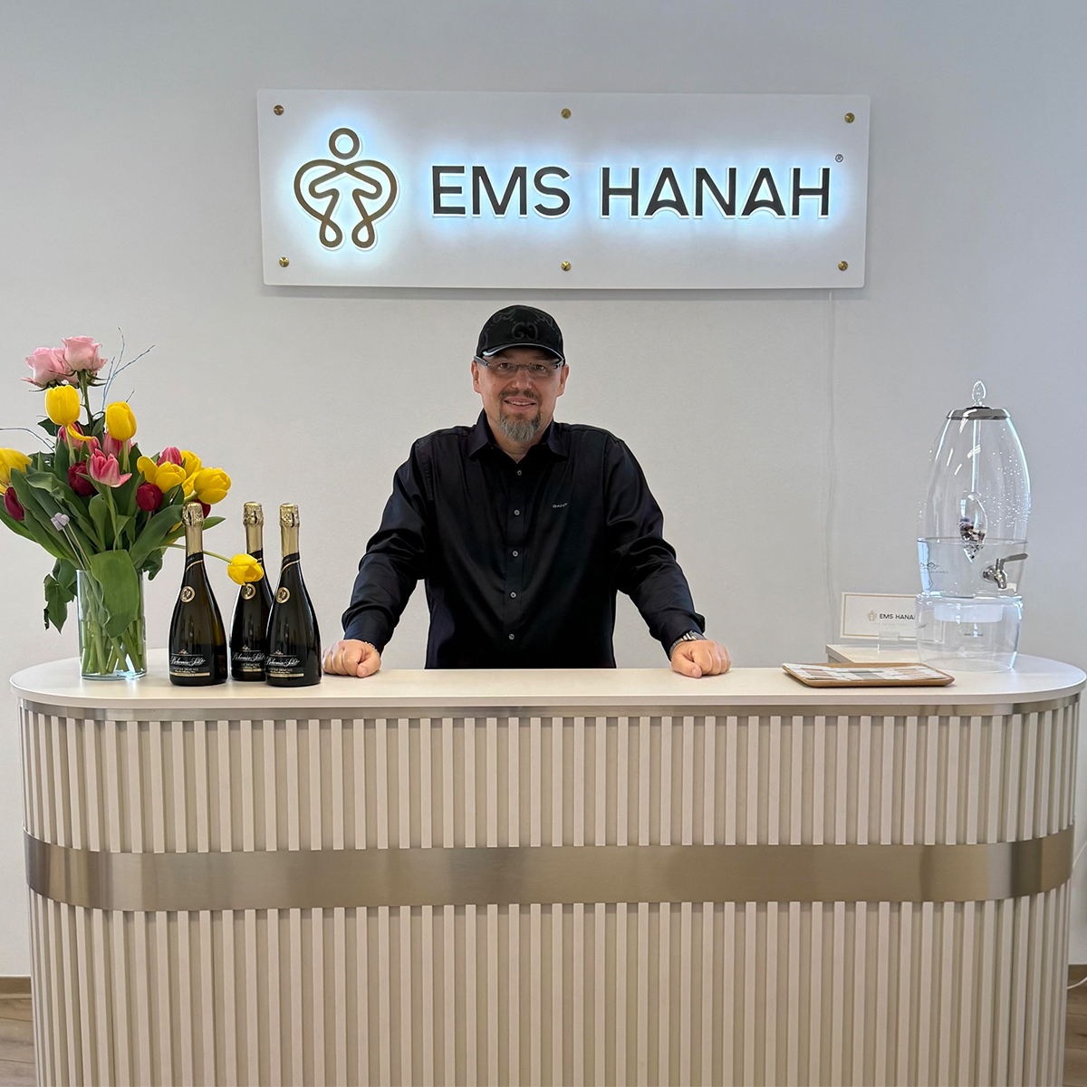 Ems hanah studio